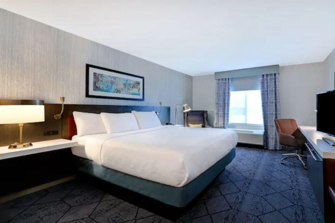 Hilton Garden Inn Cedar Rapids Exteriör bild