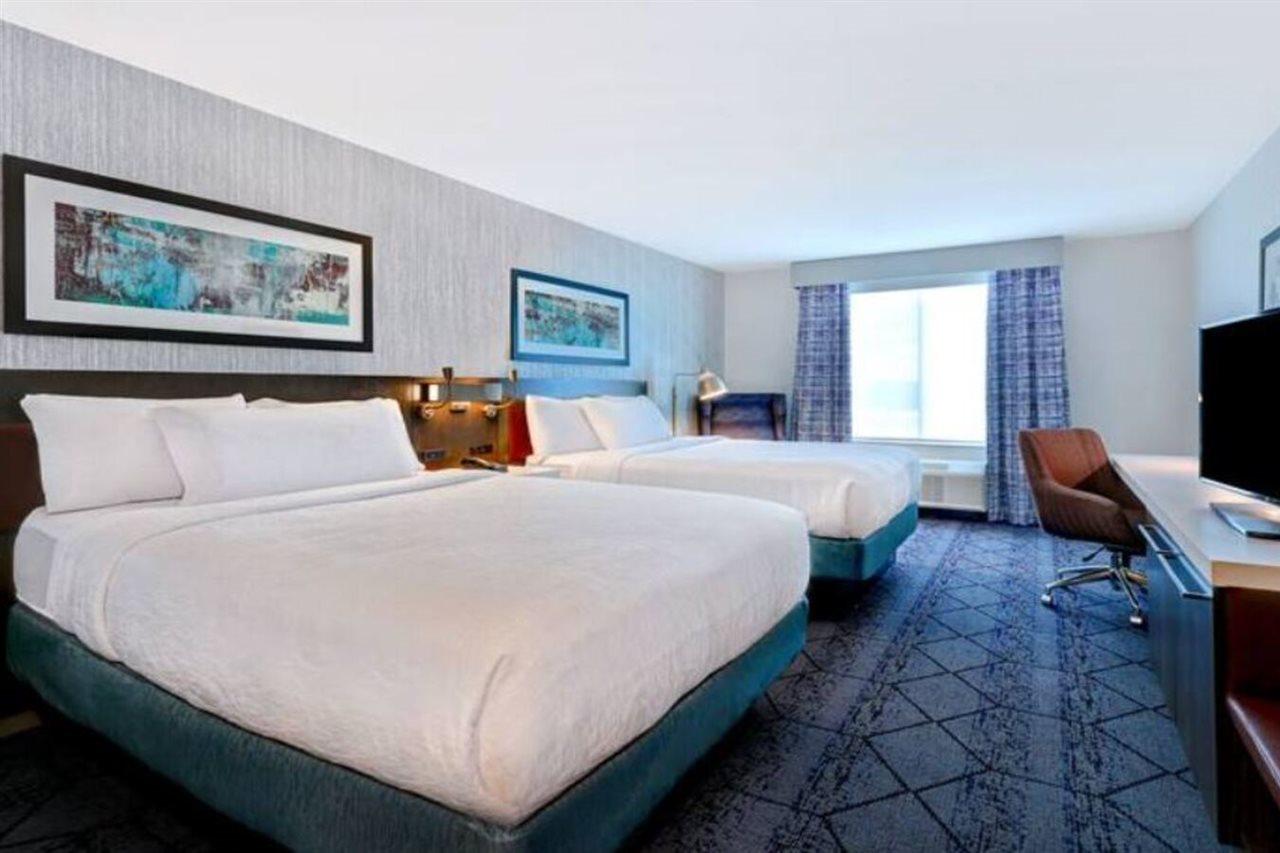 Hilton Garden Inn Cedar Rapids Exteriör bild