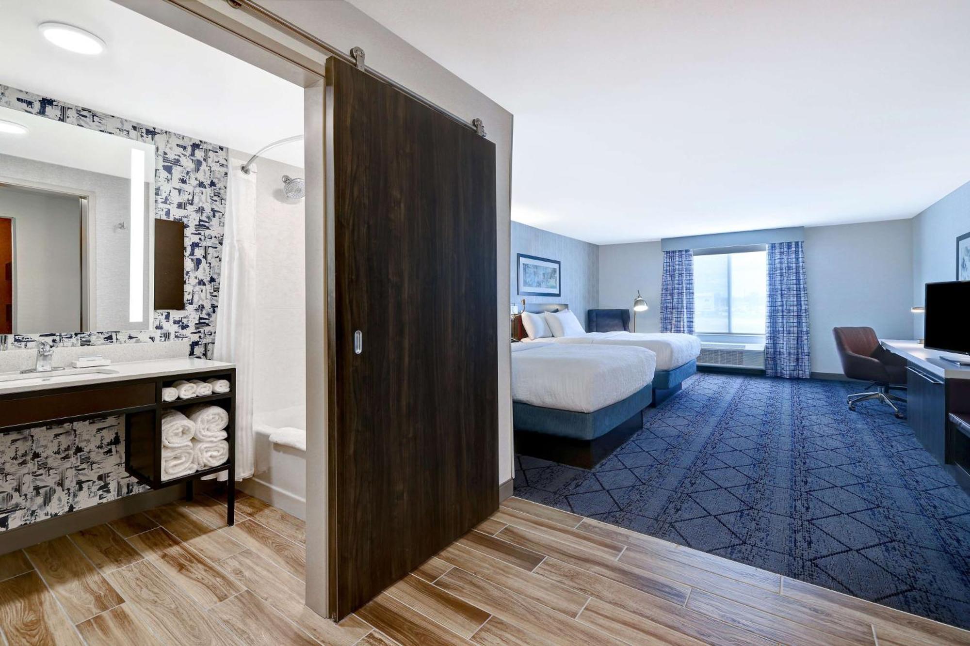 Hilton Garden Inn Cedar Rapids Exteriör bild