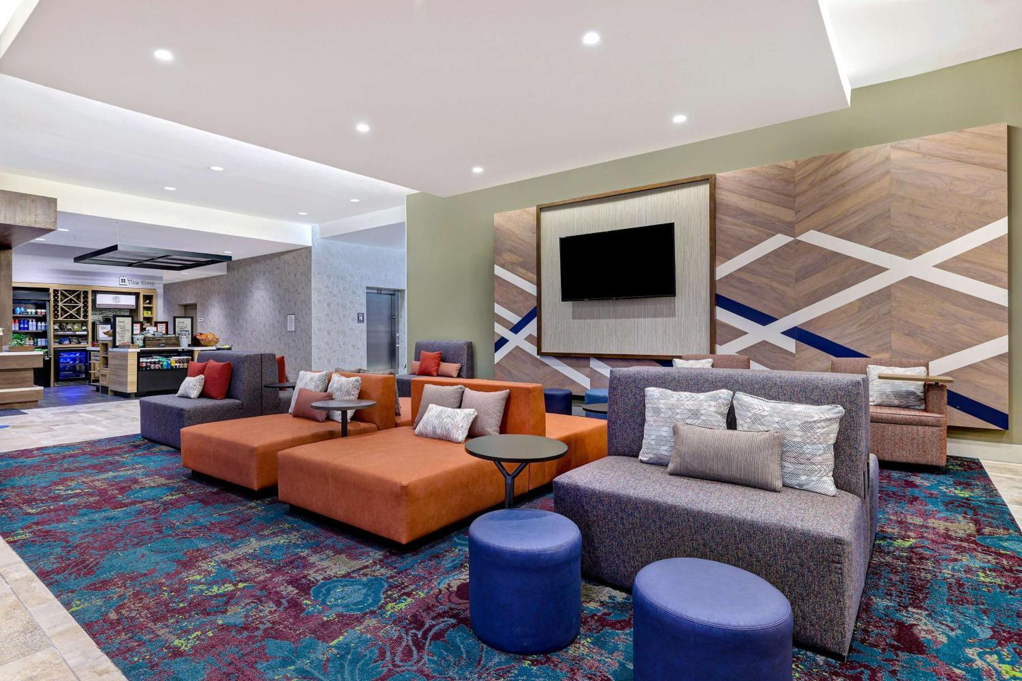 Hilton Garden Inn Cedar Rapids Exteriör bild